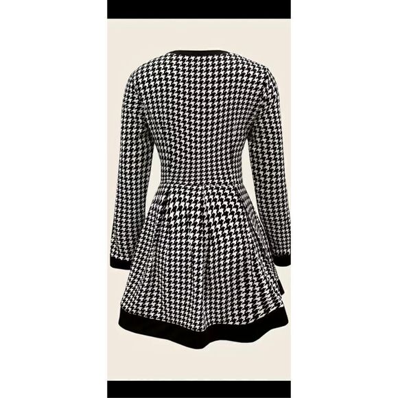 Houndstooth print dress elegant crewneck long sleeve tucked dress. Size 12 - Picture 2 of 10
